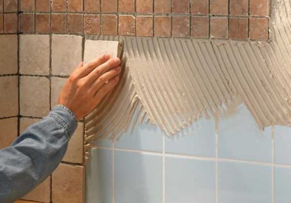 Можно ли напольную плитку класть на стены в ванной