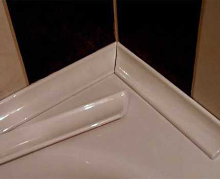 Керамический уголок для ванной на плитку чем приклеить